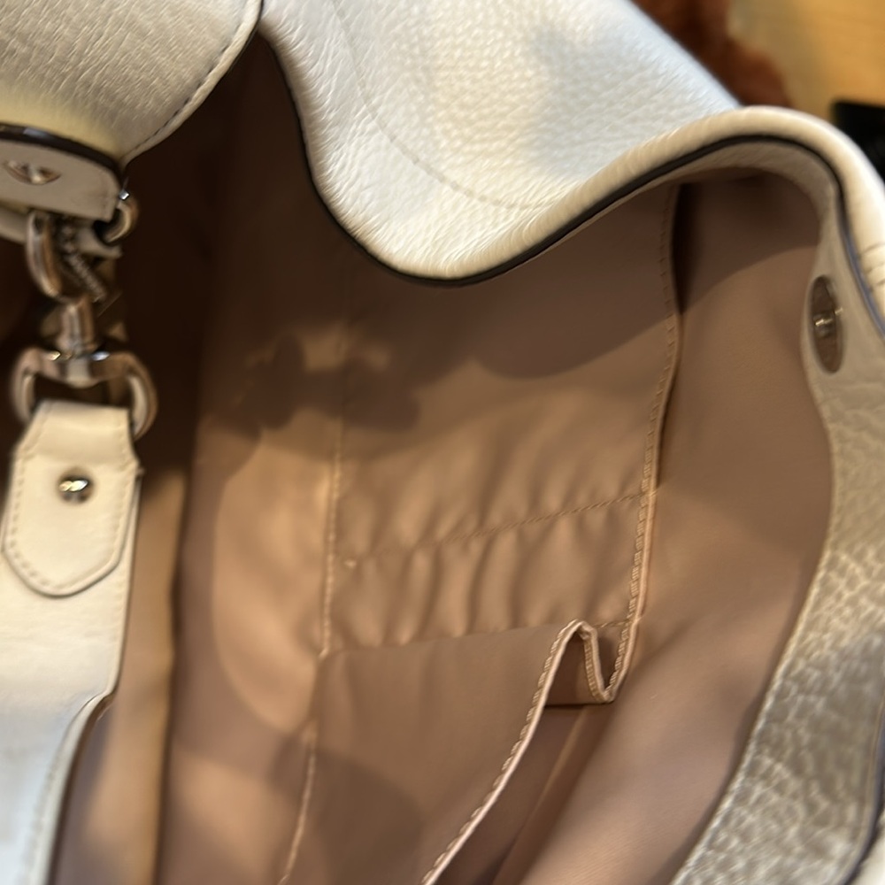NWOT Coach “ Park Avery” studded Hobo Bag
White pebbled Leather - Picture 11 of 16